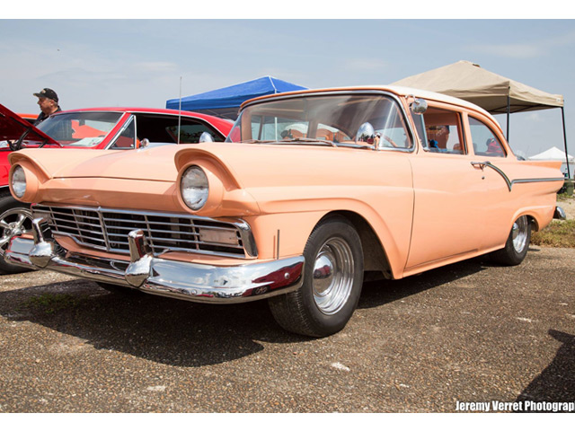 Car show dave and debbies peach 2015
